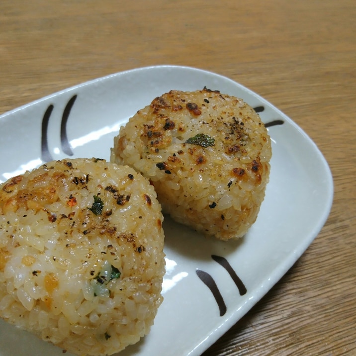 簡単 qにオススメめんつゆ焼おにぎり レシピ 作り方 By Shibamama 楽天レシピ 簡単 qにオススメめんつゆ焼おにぎり レシピ 作り方 By Shibamama 楽天レシピ